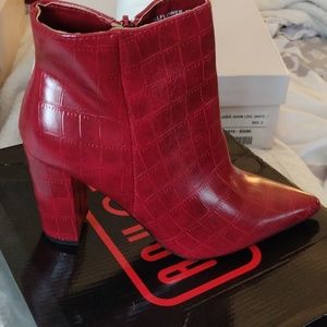 Red block booties